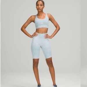 [6] 2021 Lululemon Fast and Free Biker Short 10"
City Grit White Blue Fog Nulux